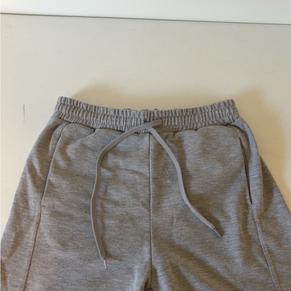 Zara Light Gray men’s jogger shorts